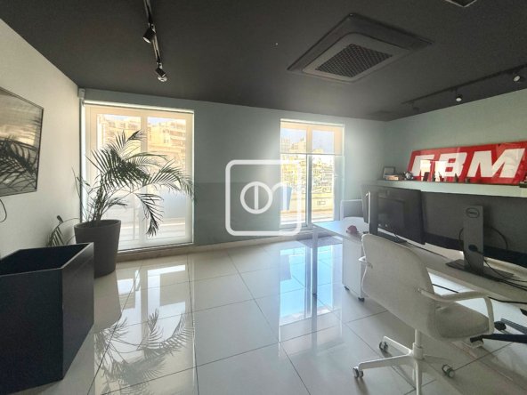 Office with 35 sqm Terrace
