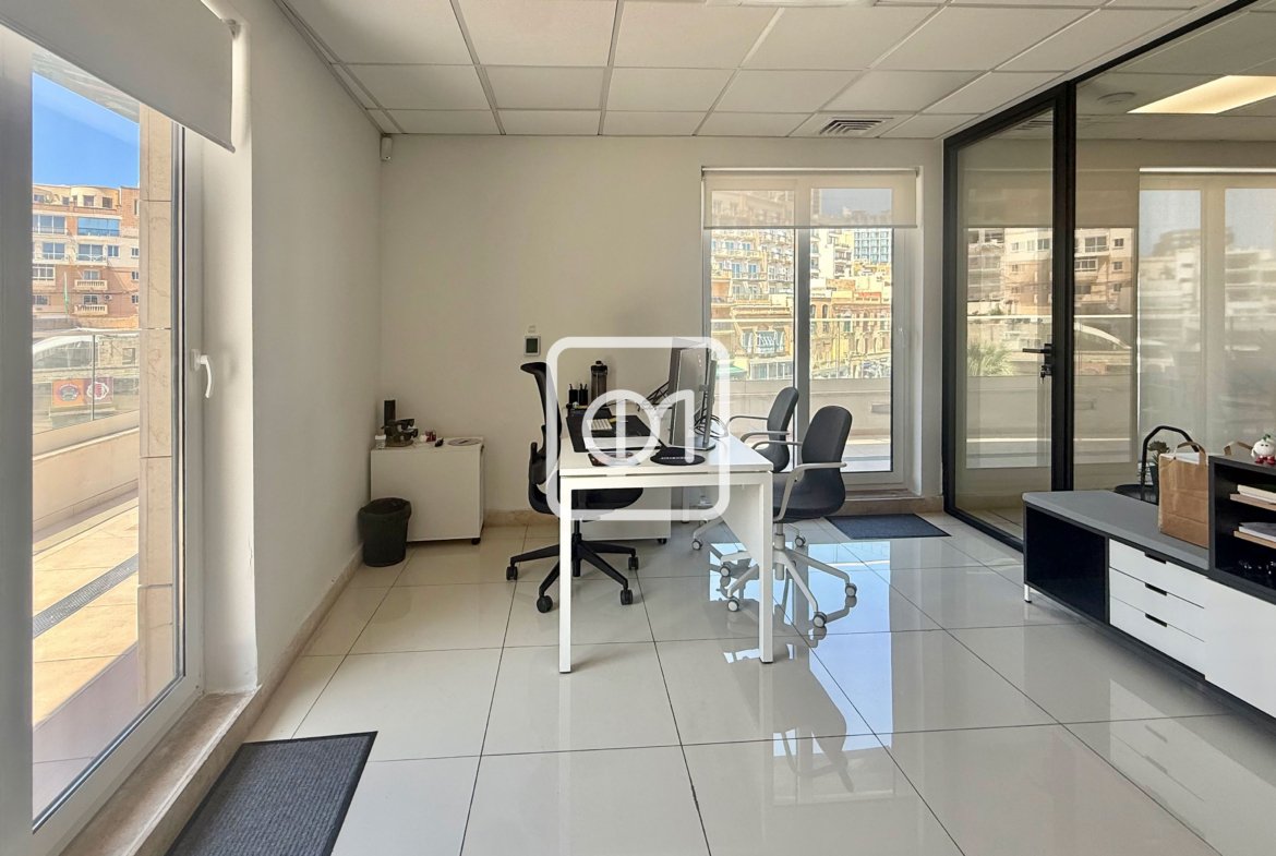 Office with 35 sqm Terrace