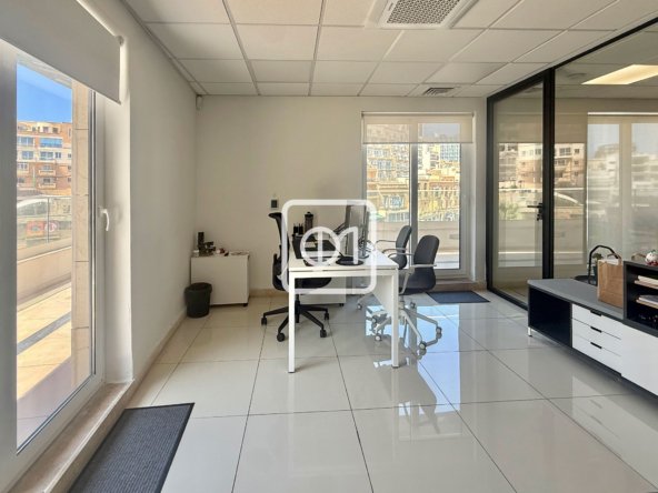 Office with 35 sqm Terrace