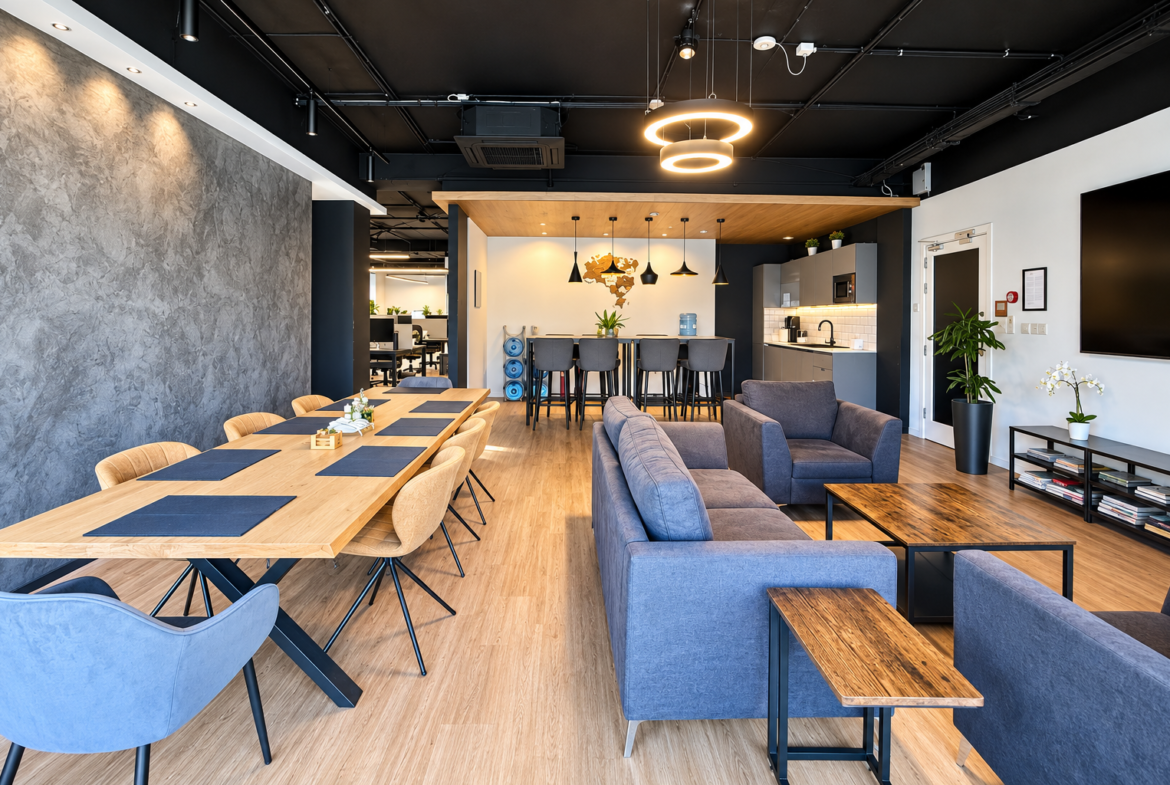 Furnished Office With Rooftop Terrace