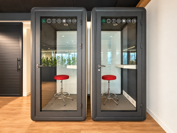 Furnished Office With Rooftop Terrace