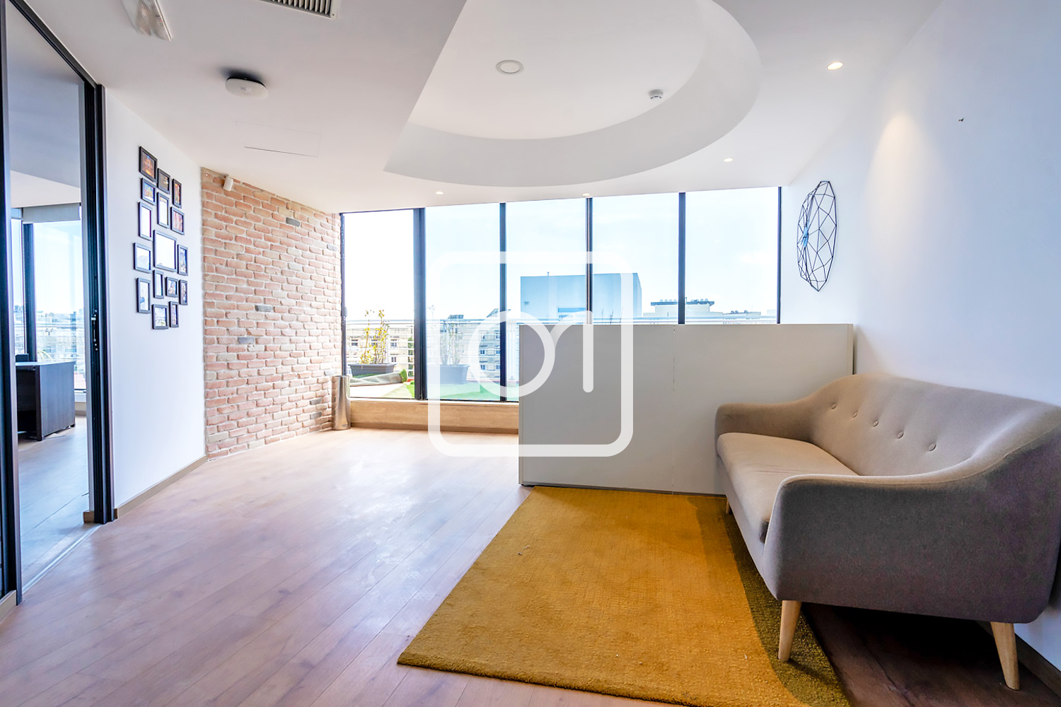 Penthouse Office with Stunning Views For Rent 290sqm