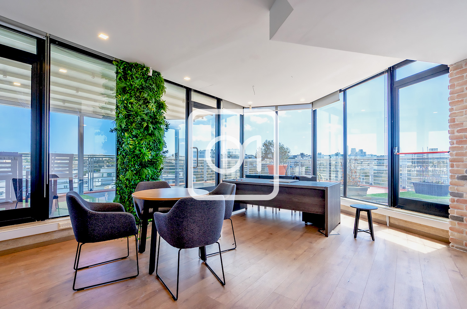 Penthouse Office with Stunning Views For Rent 290sqm