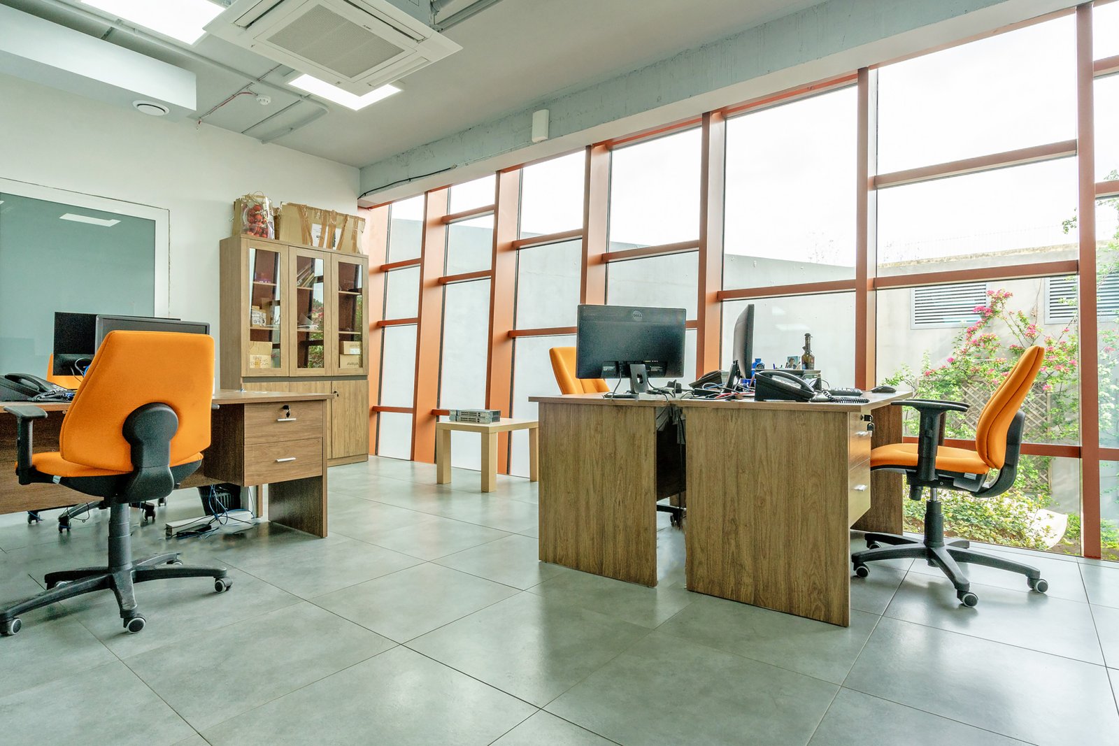 office with two car spaces